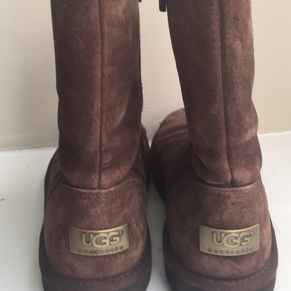 COPY - Brown UGG boots with a side zipper